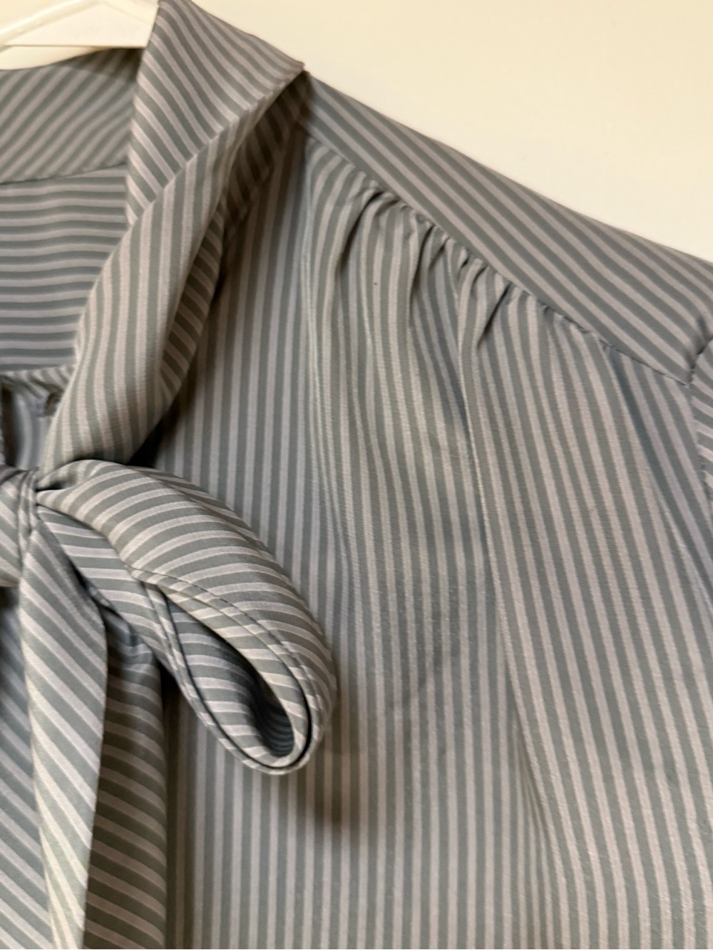 Vintage Gray Pinstripe Bow Neck Button-Front Blouse 1980 Sz 10 Corporate Chic - Picture 6 of 11